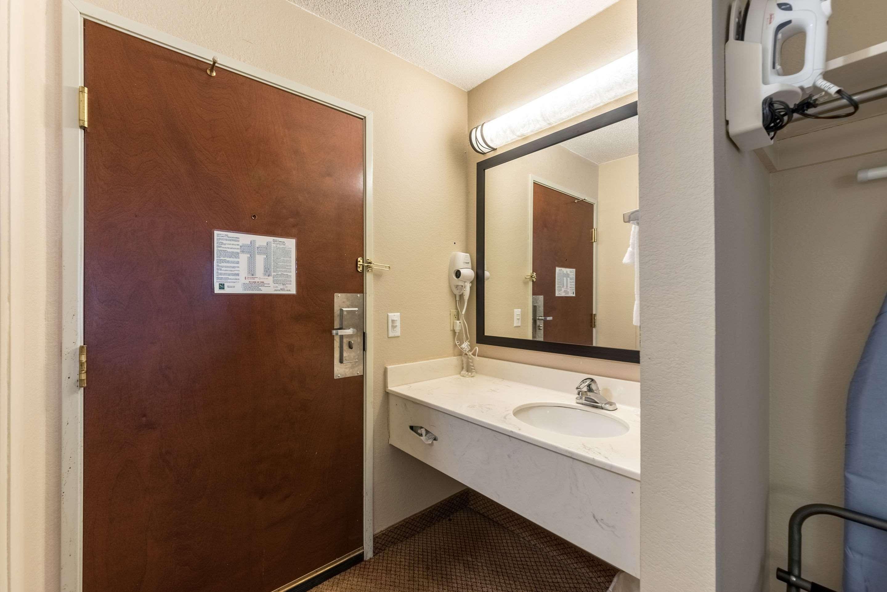 Quality Inn & Suites Clemmons I-40 Exterior foto